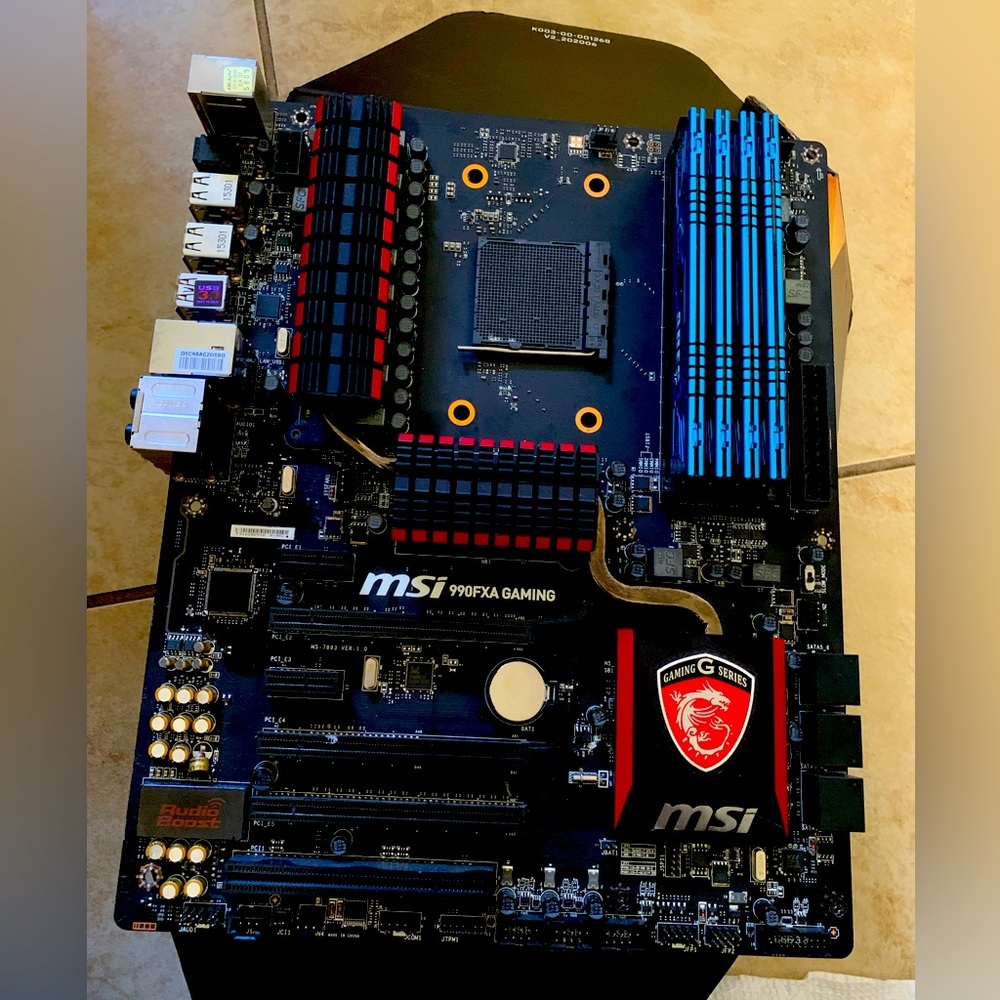 MSI 990 FXA Gaming Motherboard w/32 GB RAM USED